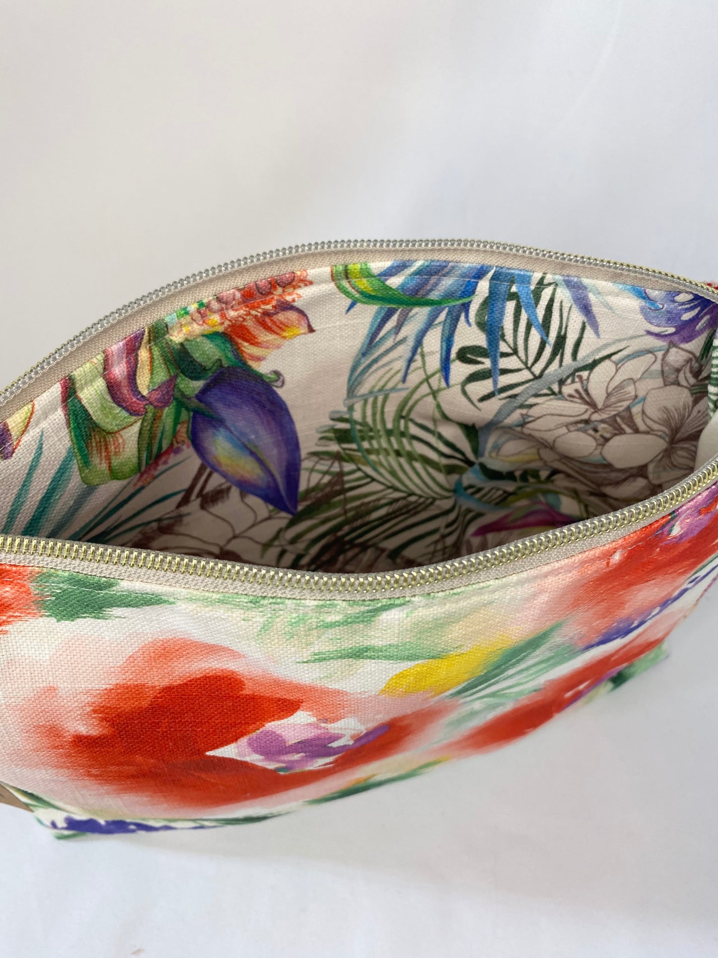 Bold Cosmetic bag