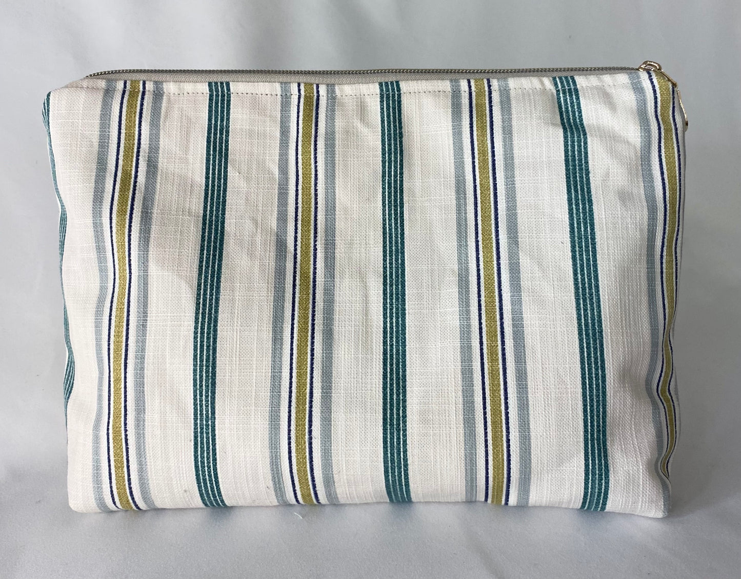 Snow Drop Cosmetic bag with water resistant lining