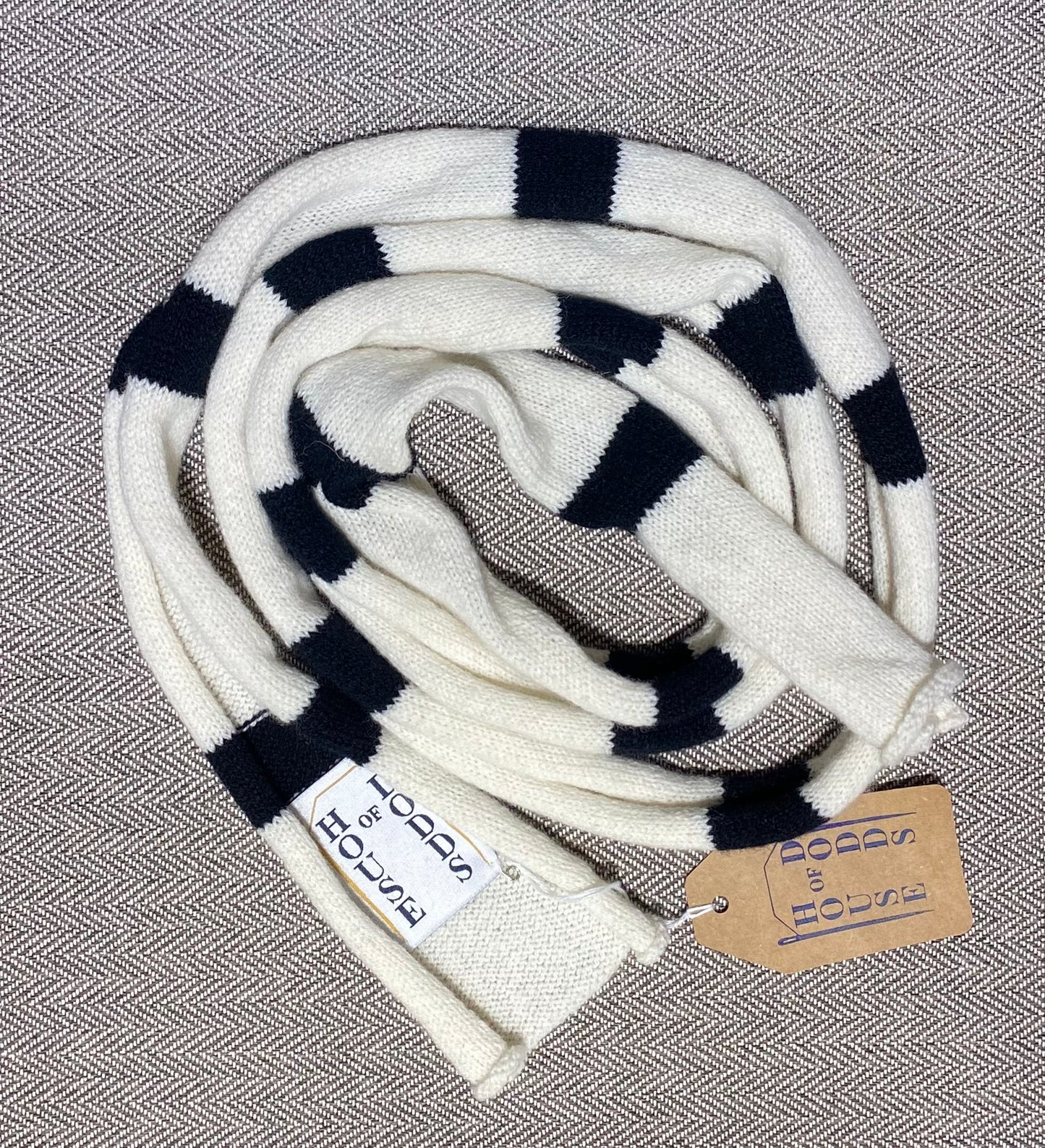 Black and White Striped Skinny Lambswool Scarf – Classic Contrast