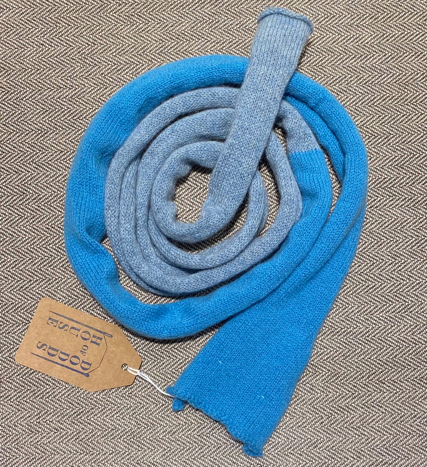 Blue Cashmere and Lambswool Skinny Scarf – Dual-Tone Design