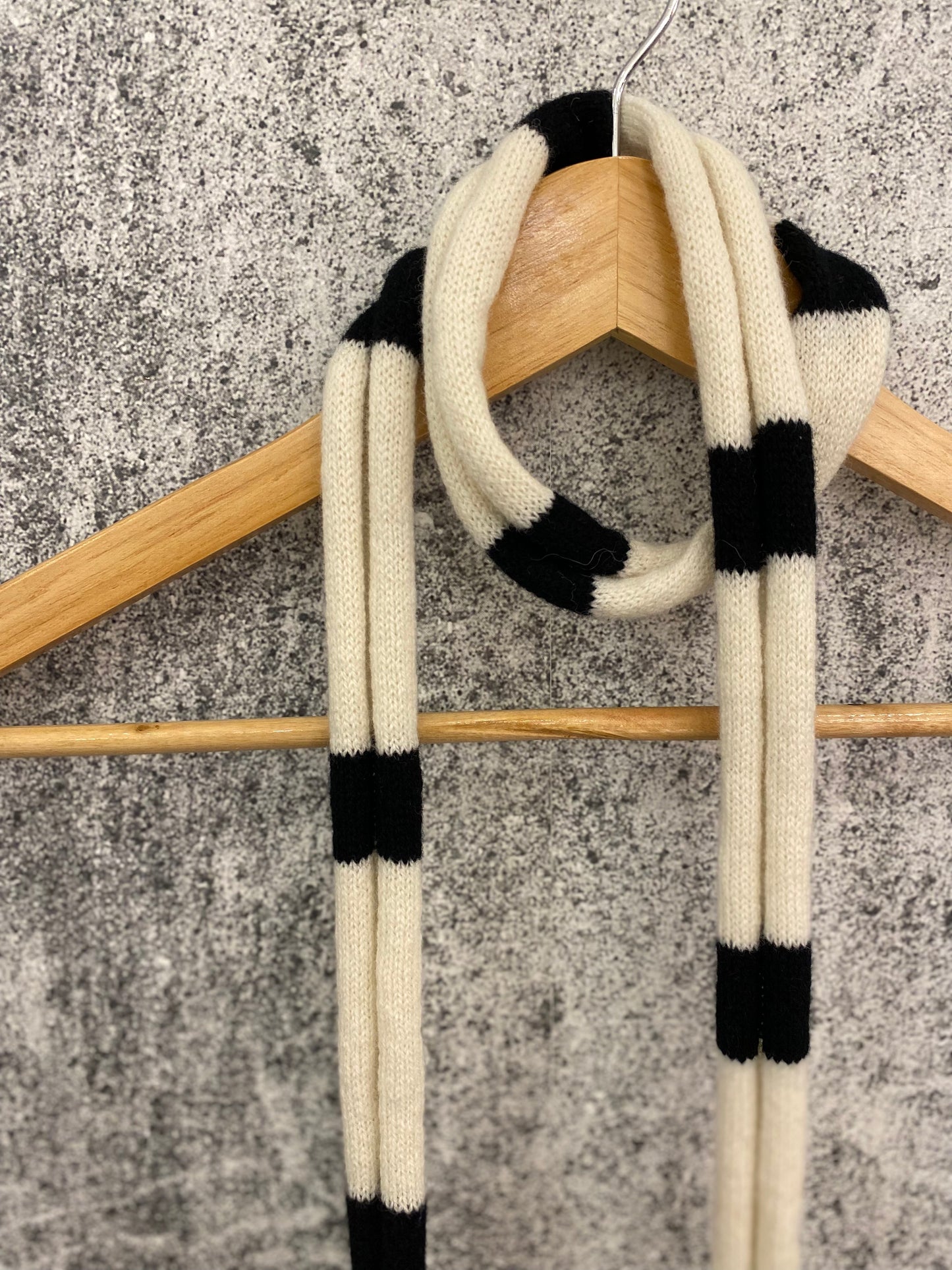 Black and White Striped Skinny Lambswool Scarf – Classic Contrast