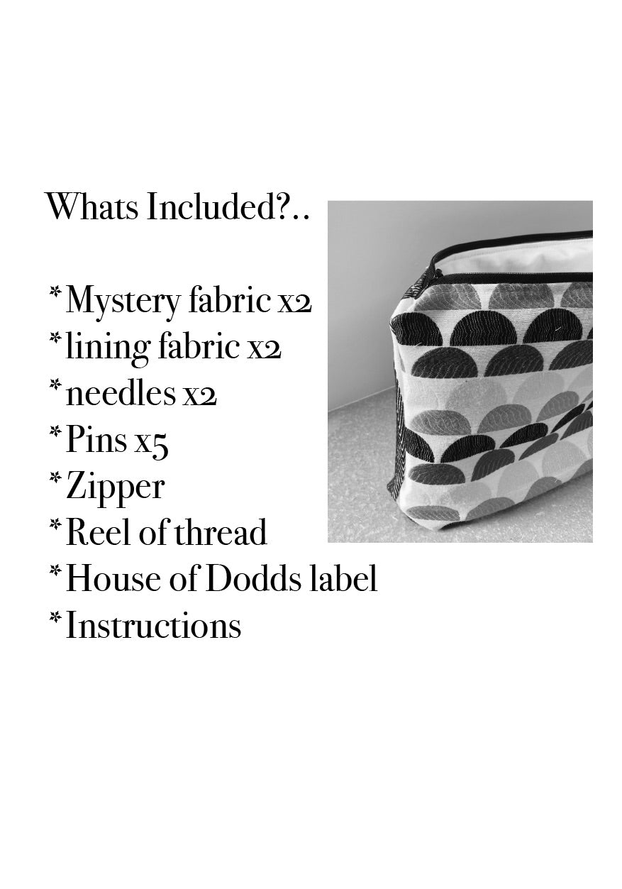 Make Your Own Cosmetic Bag – Sewing Kit with Fabric Included