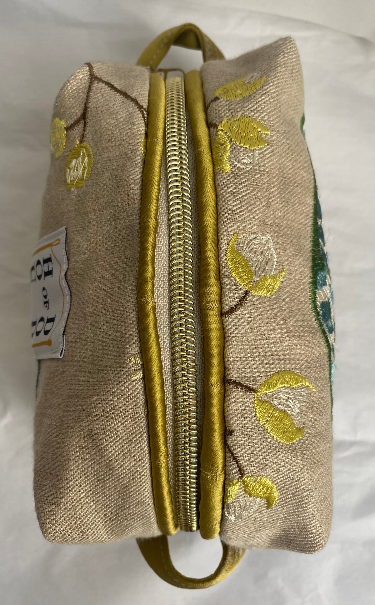 Embroidered plants Mini pouch