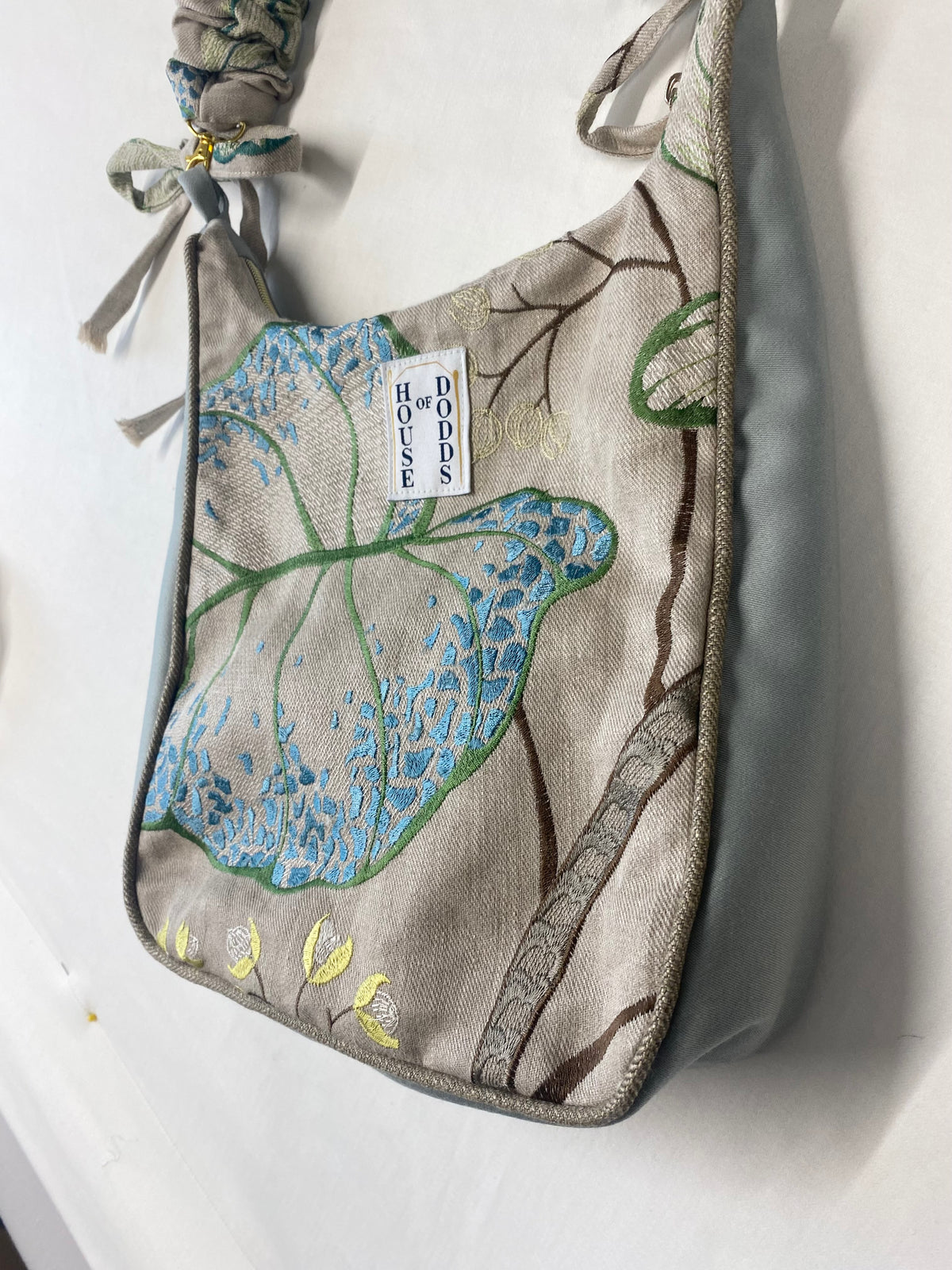 Large botanical Hand Bag with extendable handle