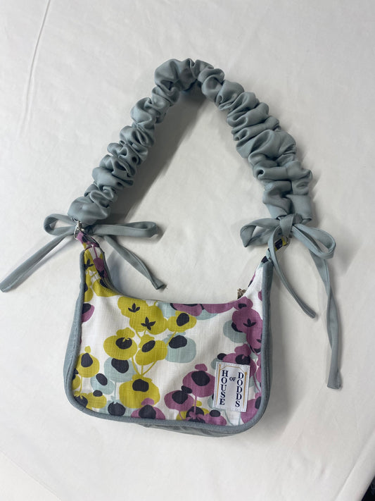 Poppy Hand Bag with extendable handle