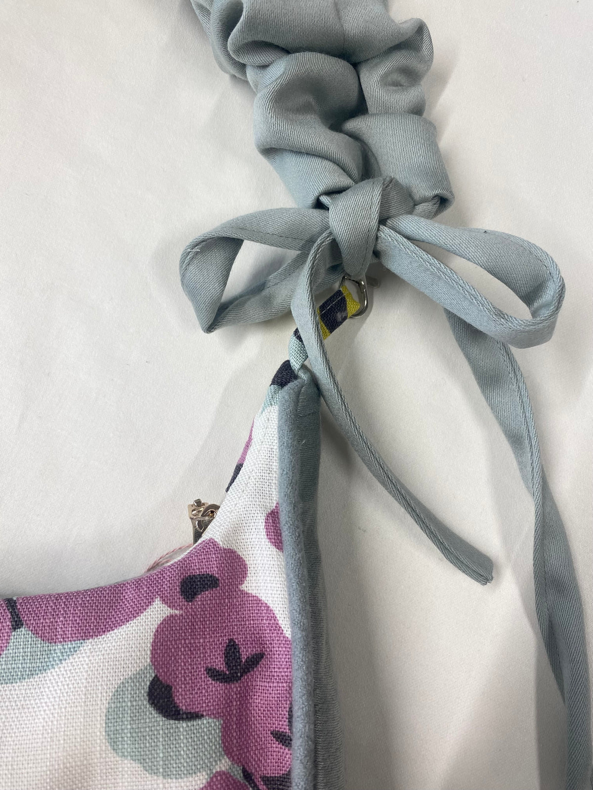 Poppy Hand Bag with extendable handle