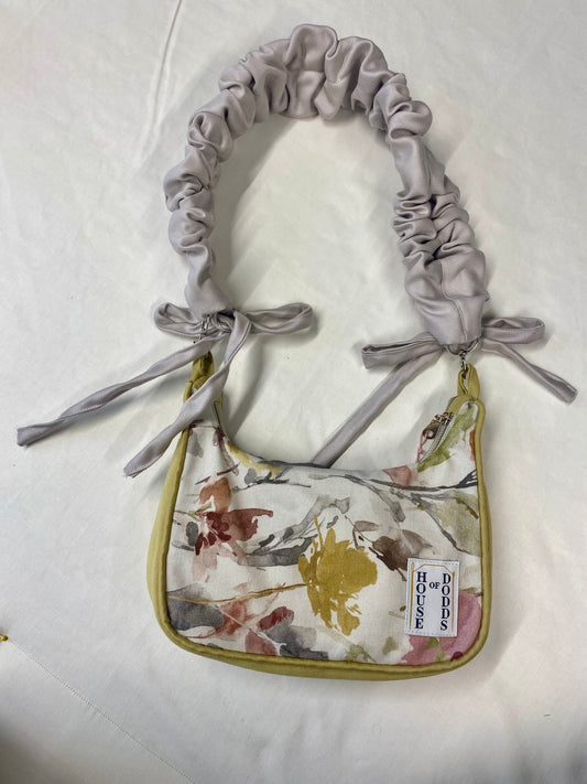 Abstract Hand Bag with extendable handle