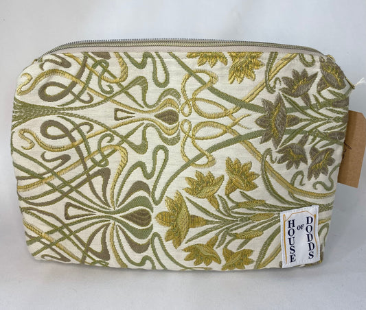 Timeless woven Cosmetic bag