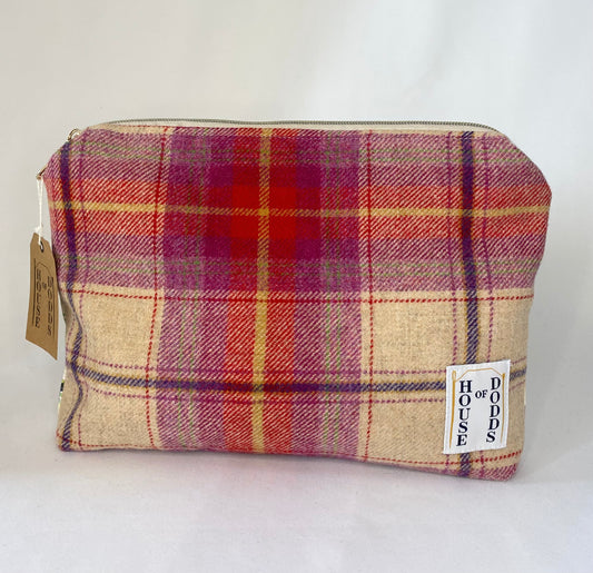 Bold Cosmetic bag