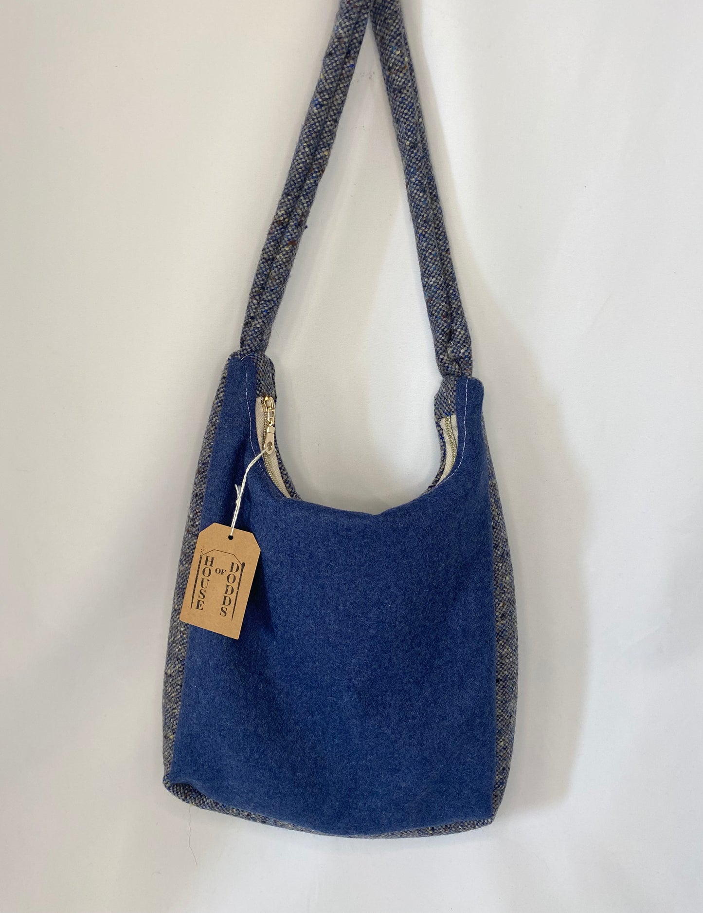 100% Wool in Blue shoulder bag