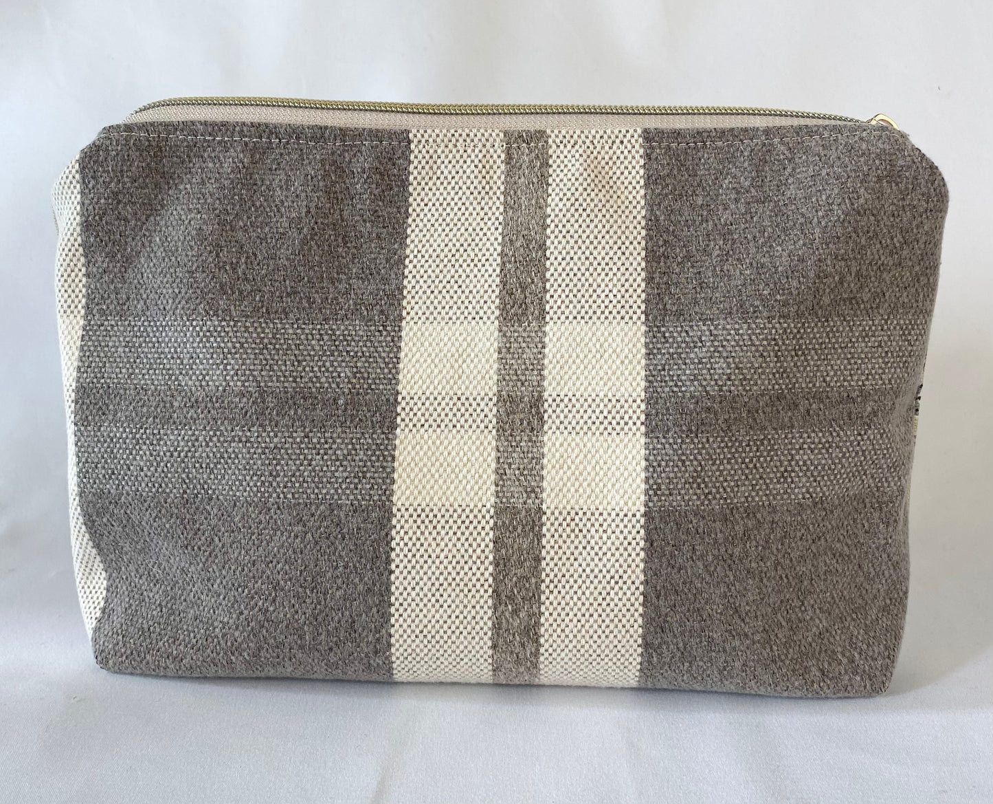 Brown Bird Cosmetic bag with water resistant lining