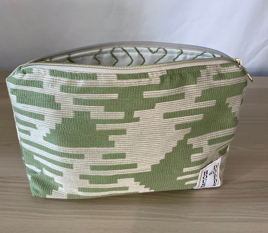 Green Geometric Cosmetic bag