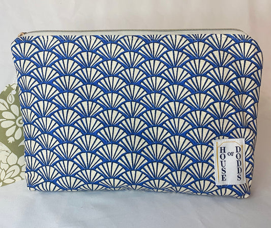 Artdeco Blue Cosmetic bag with water resistant lining